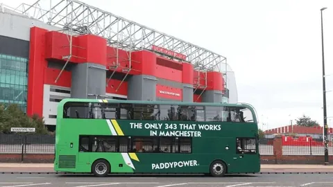 黄蜂逆袭老鹰，康宁汉姆双活塞助力大胜步行者